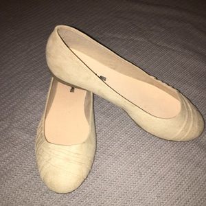 American Eagle ballet flats